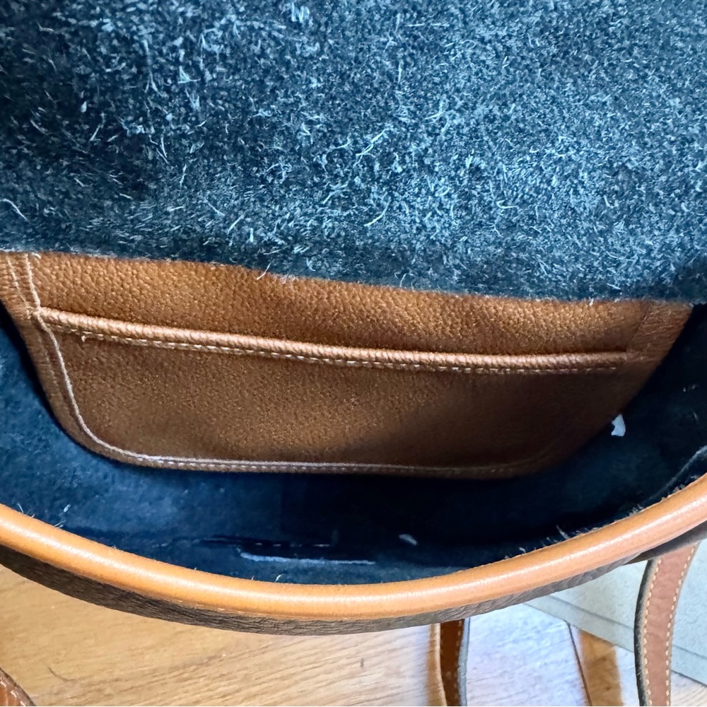 Vintage Dooney & Bourke All Weather Leather Equestrian Saddle Bag Black Tan AWL - Picture 7 of 7
